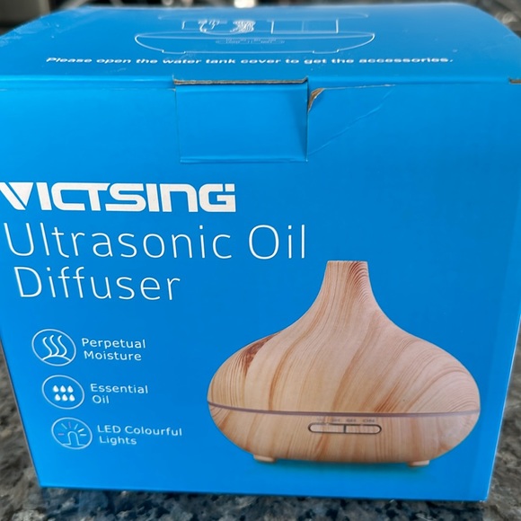 Victsing aroma diffuser with original packaging and accessories color changing - Picture 2 of 6